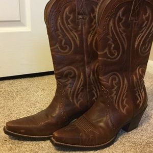 Ariat pointed-toe cowboy boots